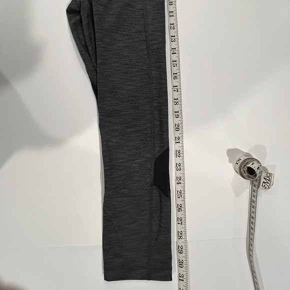 Lululemon Pace Rival Mid-Rise Crop 22” - Size 4. - Picture 9 of 12